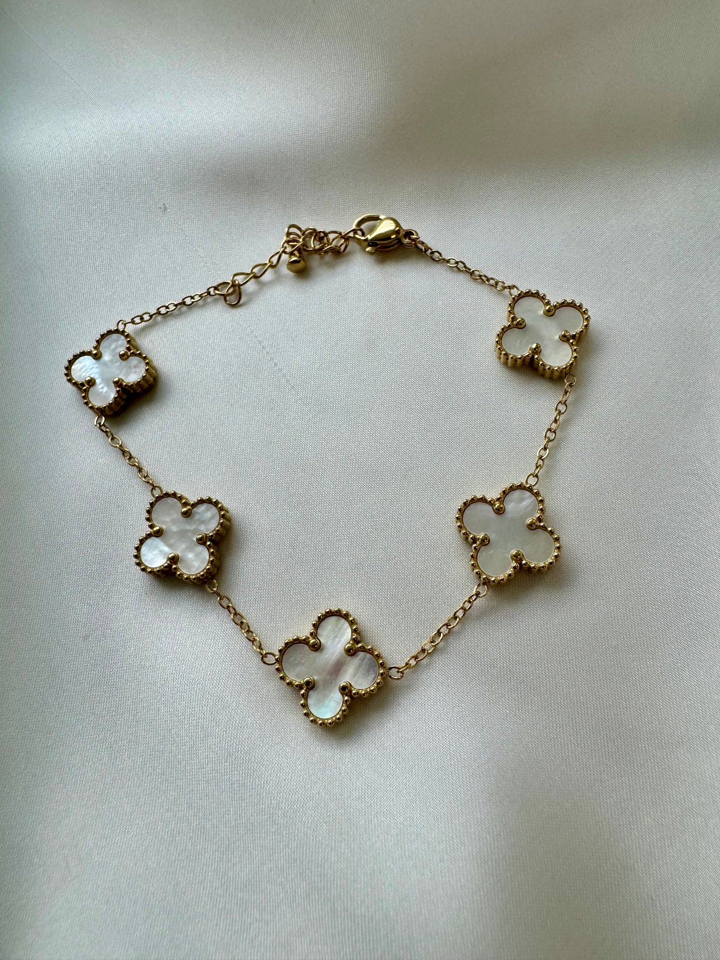 Mother of Pearl Clover Bracelet