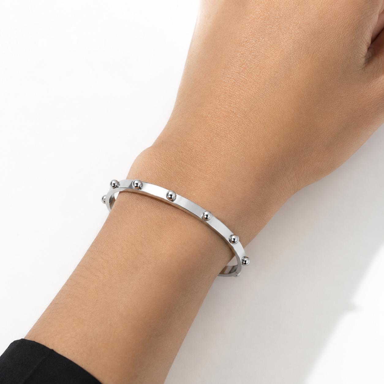Silver Studded Bangle 4mm