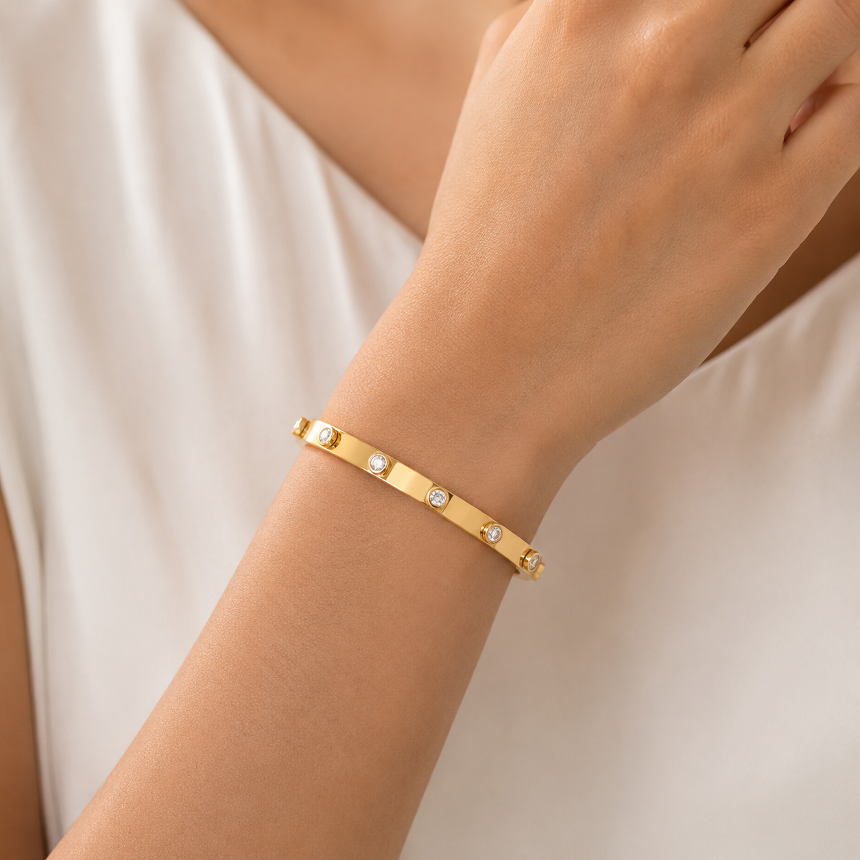 Crystal Station Hinged Bangle