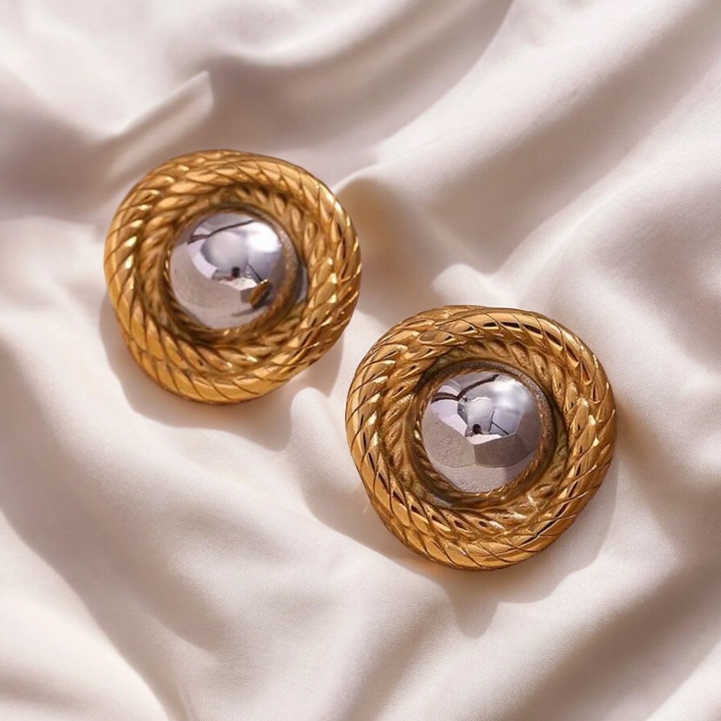 Nila Earrings