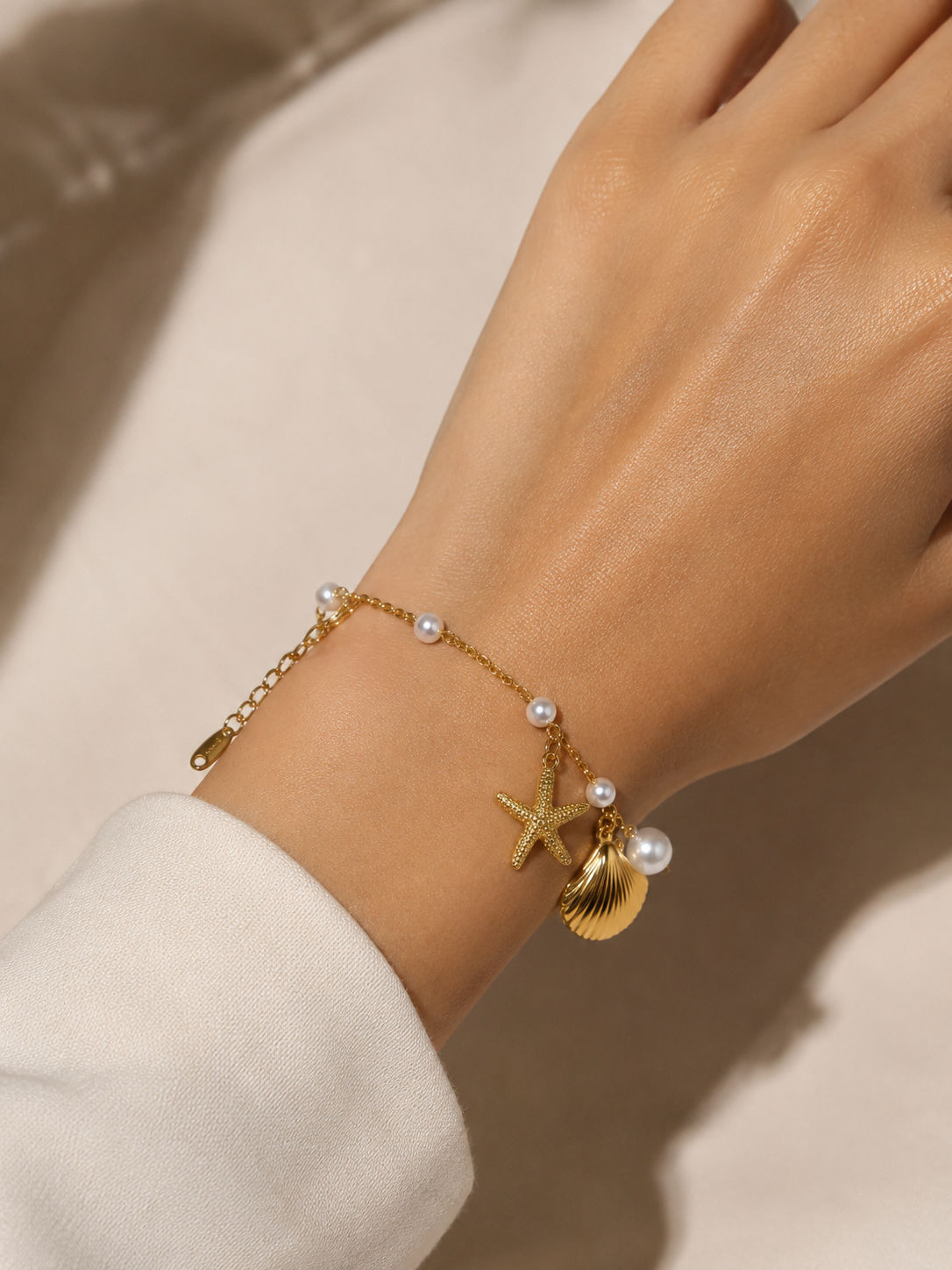 Coastal Charm Pearl Bracelet